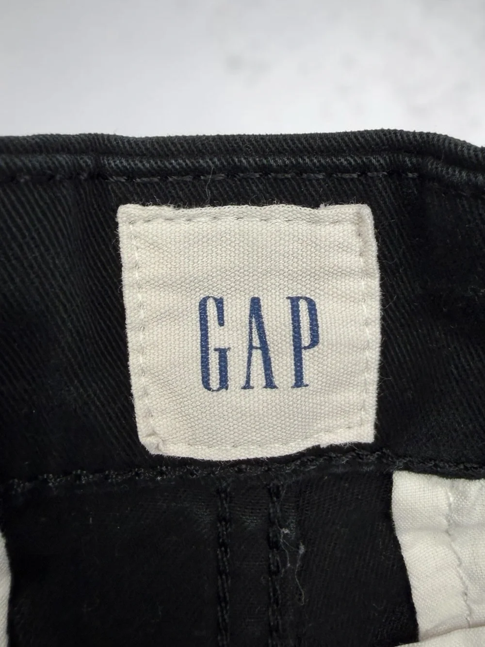 GAP Essential Khaki 9
